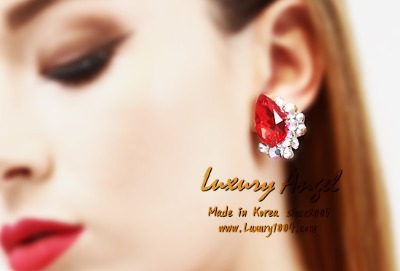 70211. Red half moon earrings