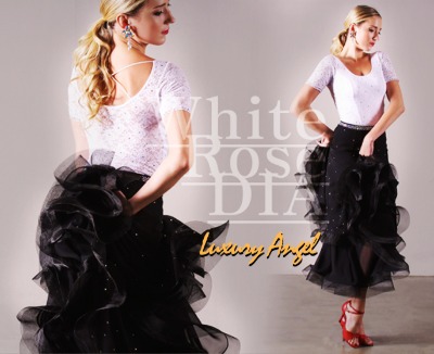 You can wear it like a 60506 white rose diamond dress. [Bottoms]