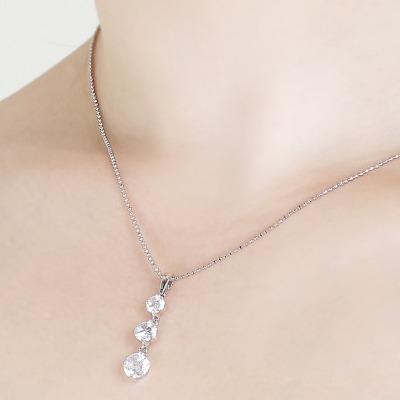 J005 3 cubic necklace