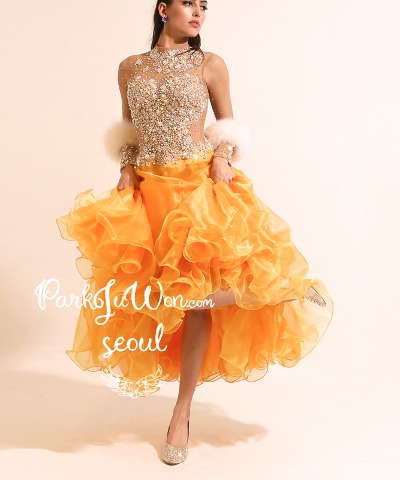 50854 Let me introduce you to a beautiful gold dress.