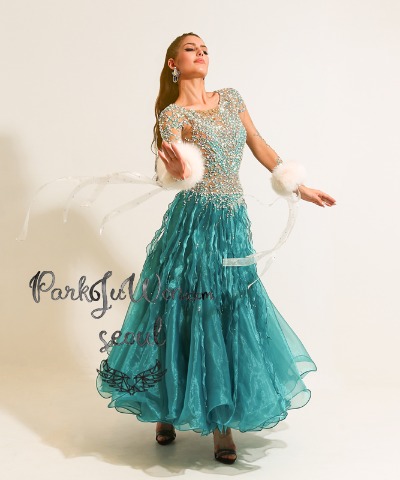 50863 Queen&#039;s Dress Emerald Dignity