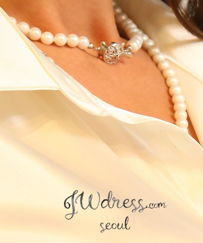 jw001 Celebrity Long-Length Pearl Necklace